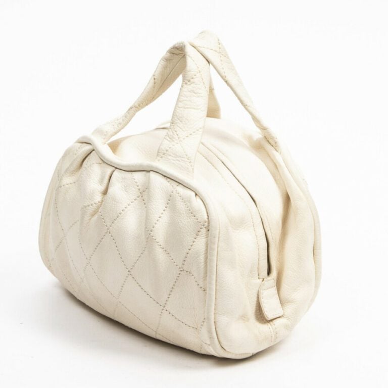 CHANEL - Circa 2005/06 - Petit sac polochon - Duffel small bag - - Cuir matelas…