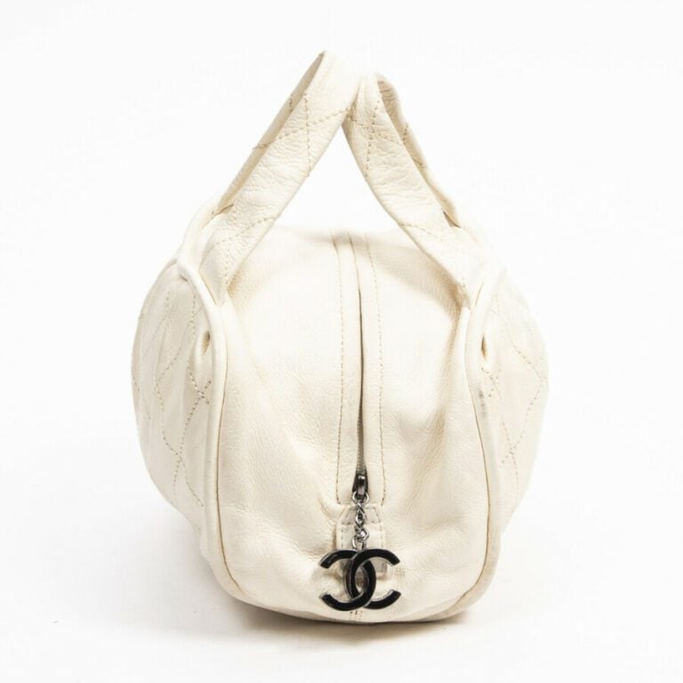 CHANEL - Circa 2005/06 - Petit sac polochon - Duffel small bag - - Cuir matelas…
