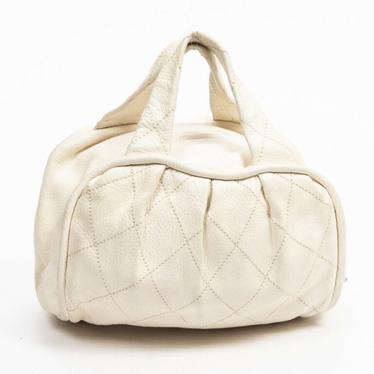 CHANEL - Circa 2005/06 - Petit sac polochon - Duffel small bag - - Cuir matelas…