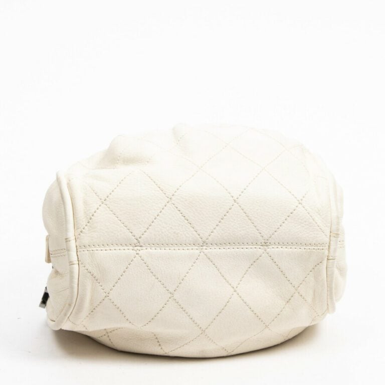 CHANEL - Circa 2005/06 - Petit sac polochon - Duffel small bag - - Cuir matelas…