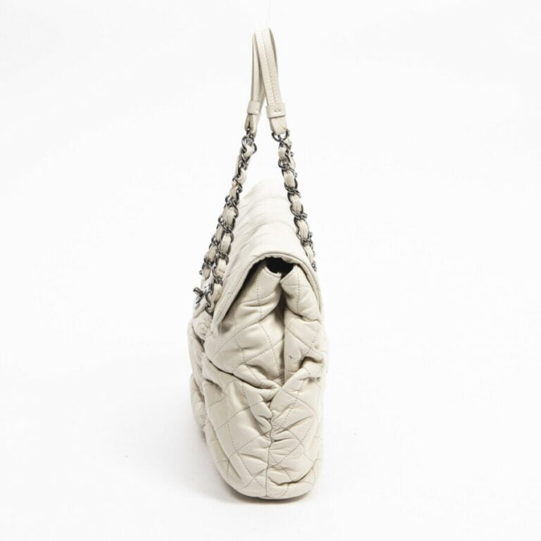 CHANEL - Circa 2006/08 - Cabas - Tote - - Cuir matelassé ivoire - Ivory quilted…