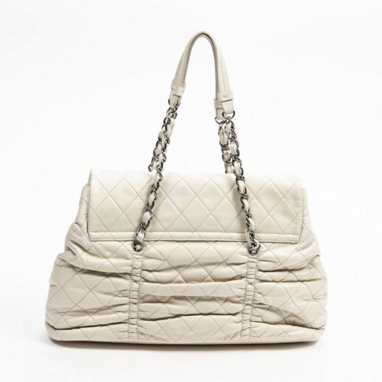 CHANEL - Circa 2006/08 - Cabas - Tote - - Cuir matelassé ivoire - Ivory quilted…