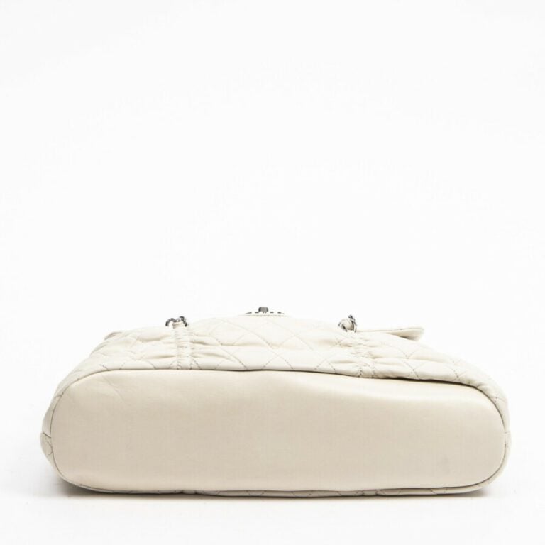 CHANEL - Circa 2006/08 - Cabas - Tote - - Cuir matelassé ivoire - Ivory quilted…