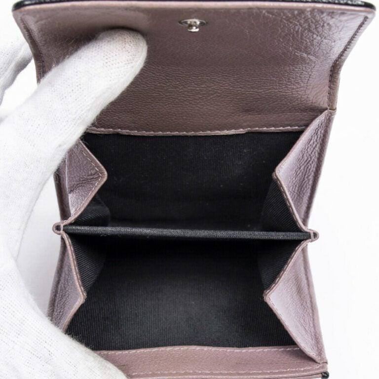 CHANEL - Circa 2009/10 - Portefeuille - Wallet - - Cuir matelassé "Wild Stitch"…