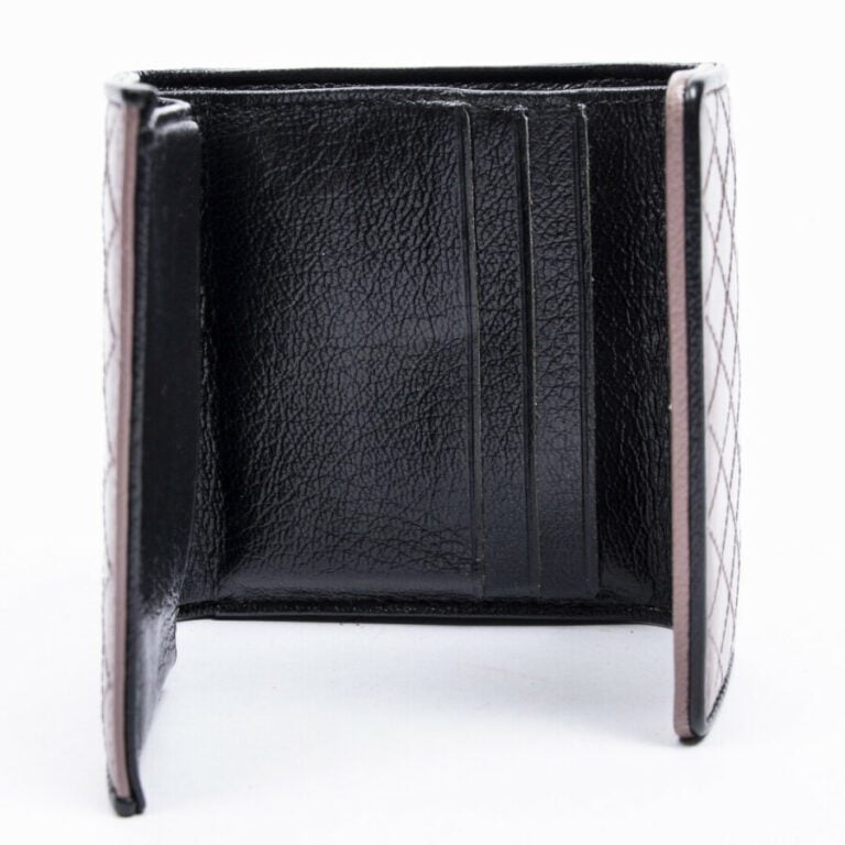 CHANEL - Circa 2009/10 - Portefeuille - Wallet - - Cuir matelassé "Wild Stitch"…