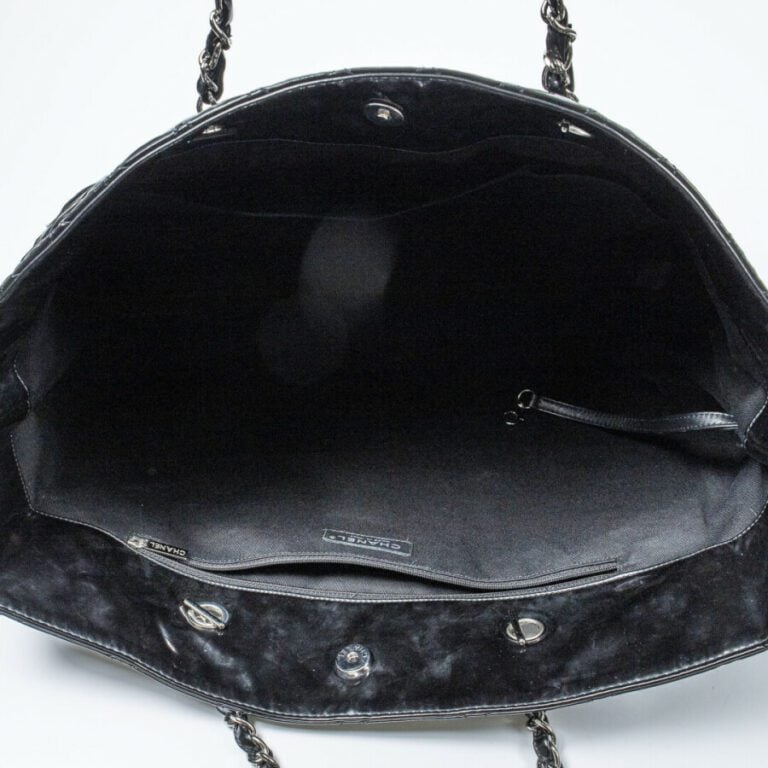 CHANEL - Circa 2010/11 - Cabas shopping - Shopping tote - - Cuir verni matelass…