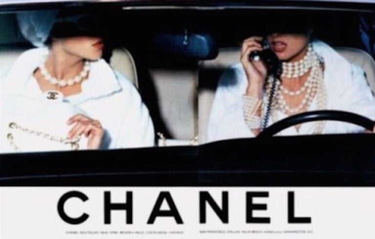 CHANEL - SAC "Timeless" en cuir matelassé cappuccino, garnitures en métal doré,…