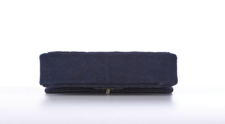 CHANEL vintage - 1960s/70s - SAC "2:55" en jersey matelassé marine, garnitures…