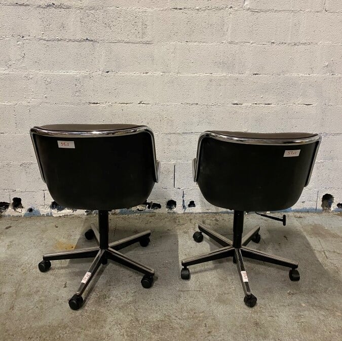 Charles POLLOCK (1930-2013) pour Knoll - Deux Chaises Pollock, coques en plasti…