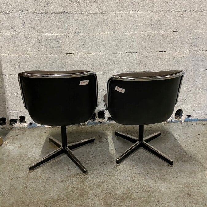 Charles POLLOCK (1930-2013) pour Knoll - Deux Chaises Pollock, coques en plasti…