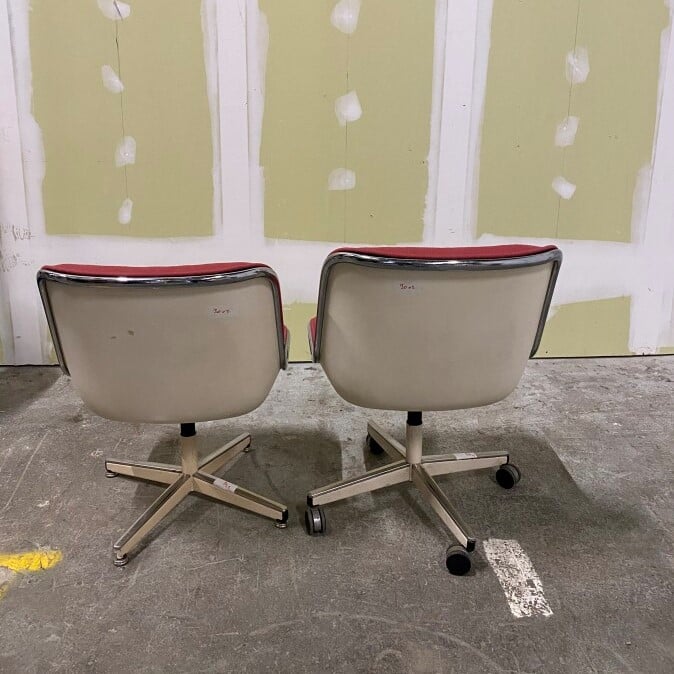Charles POLLOCK (1930-2013) pour Knoll - Deux Fauteuils Pollock, coques en plas…
