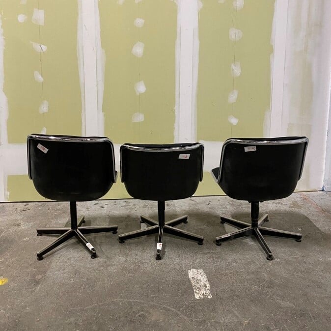 Charles POLLOCK (1930-2013) pour Knoll - Trois Fauteuils Pollock, coques en pla…