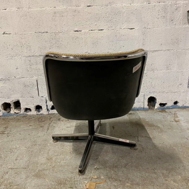 Charles POLLOCK (1930-2013) pour Knoll - Un Fauteuil Pollock, coque en plastiqu…