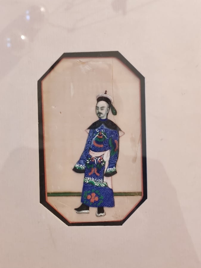 CHINE CANTON XIXème - SERIE DE NEUF (9) PIECES ENCADRÉES à décor de personnage…