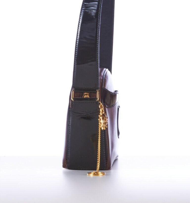 CHRISTIAN LACROIX - SAC en cuir grainé chocolat et vernis noir - 25 x 17 x 8 cm…