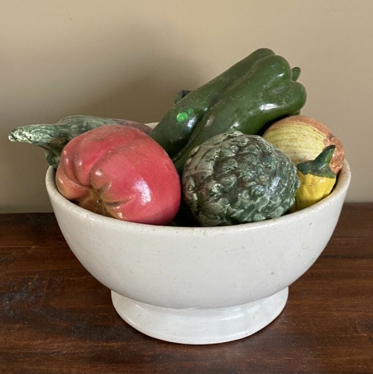 Coupe de légumes en plâtre peint (petits accidents)