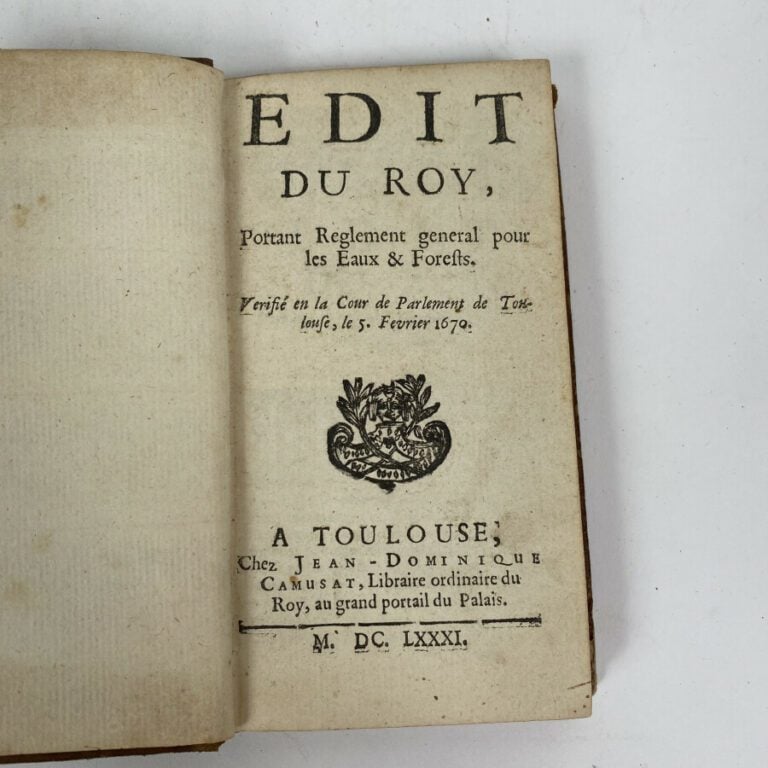 Cours de mathématiques à l'usage des gardes du pavillon et de la marine par M.…