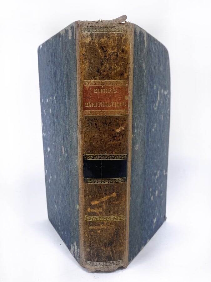 Cours de mathématiques à l'usage des gardes du pavillon et de la marine par M.…