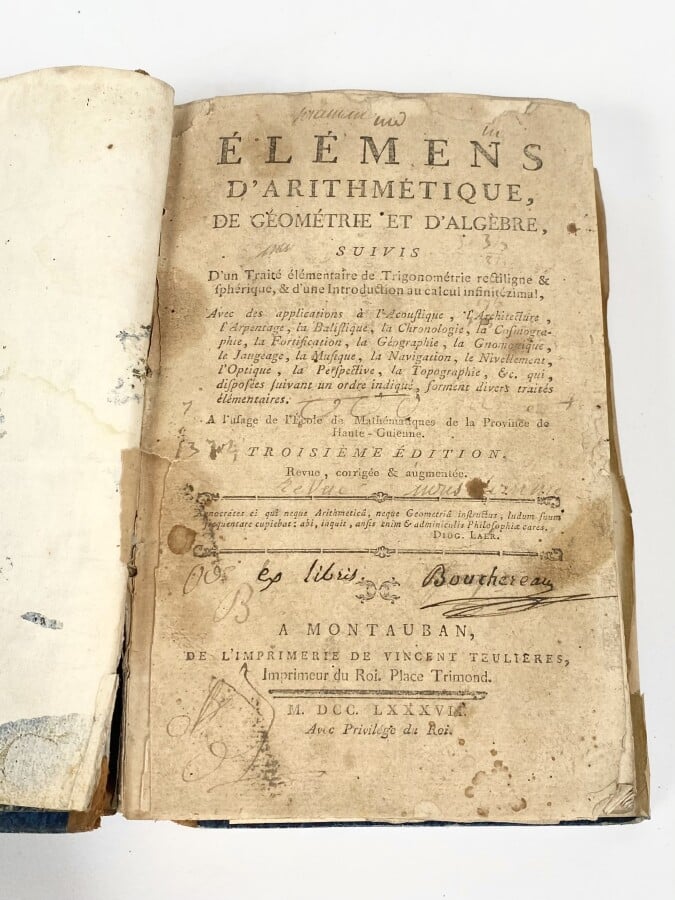 Cours de mathématiques à l'usage des gardes du pavillon et de la marine par M.…