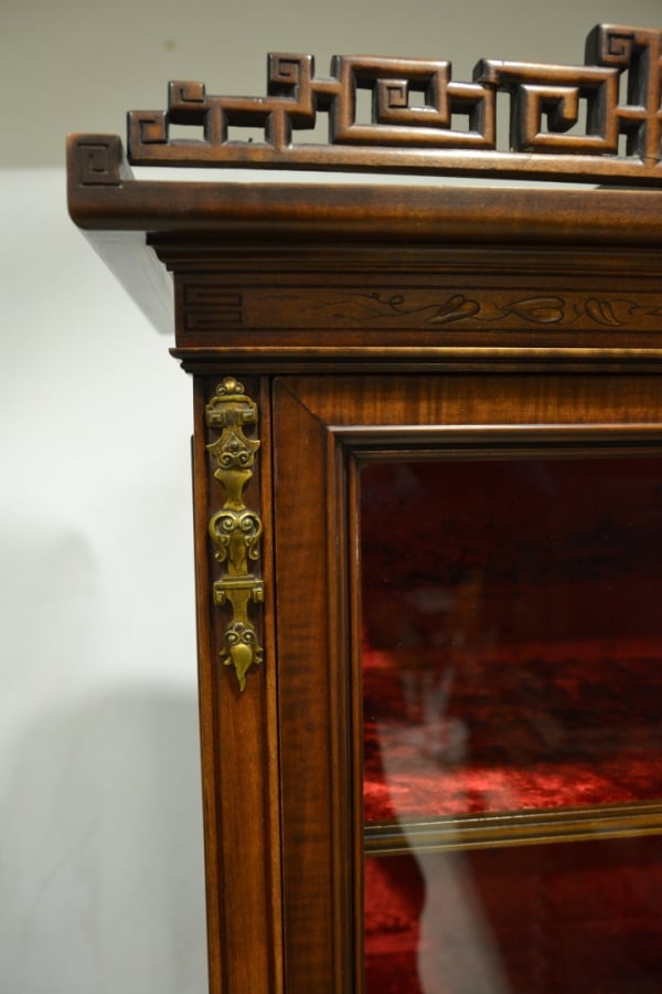 Dans le goût de Gabriel VIARDOT (France, Vers 1900) - Meuble vitrine dans le st…