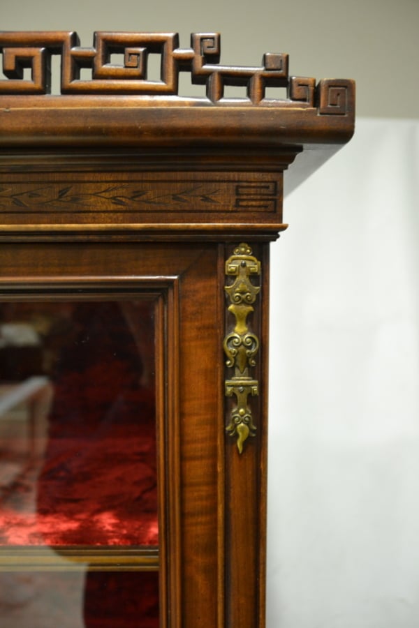 Dans le goût de Gabriel VIARDOT (France, Vers 1900) - Meuble vitrine dans le st…