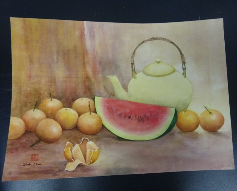 DINH THO (1931-) - Nature morte aux fruits. - Aquarelle sur soie, marouflée sur…
