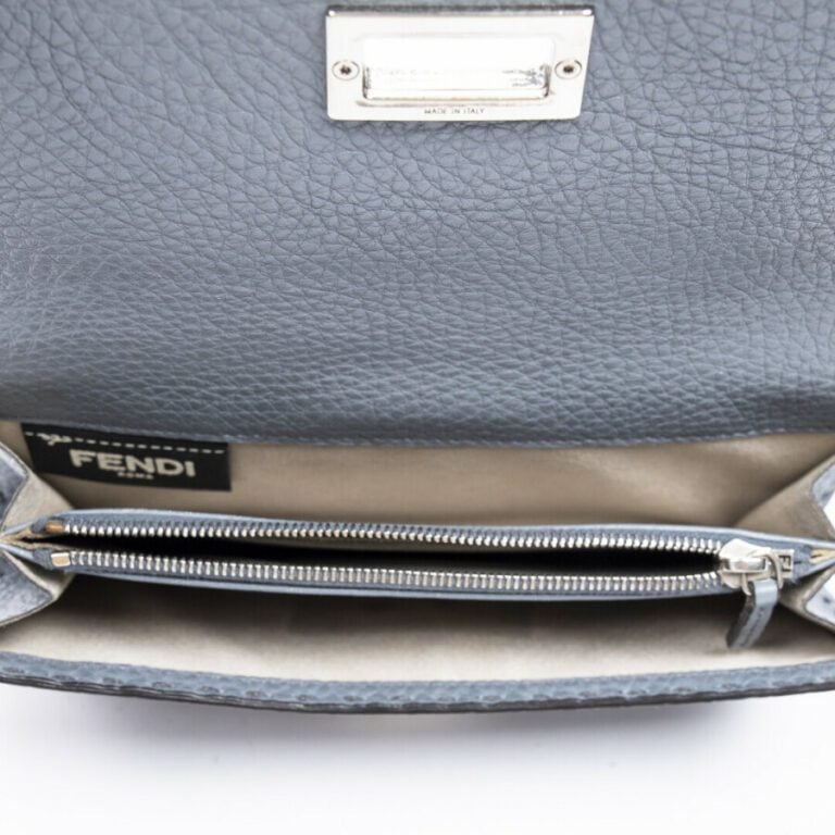 FENDI - Portefeuille "Peekaboo" - "Peekaboo" wallet - - Cuir grainé bleu-gris -…