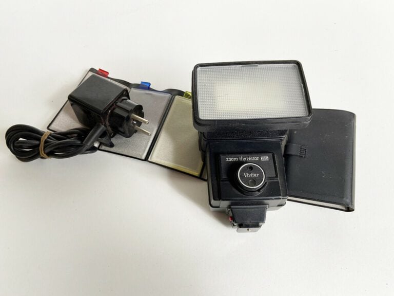 -Flash électronique NIKON SPEEDLIGHT SB-22 - -Flash électronique METZ 185 - -Fl…