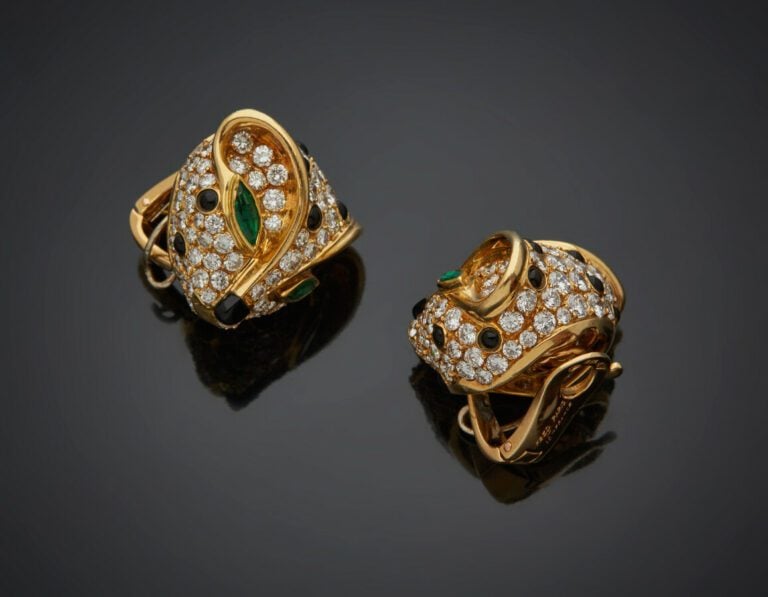 FRED - Paire de CLIPS d'OREILLES "Panthères" en or jaune (750) sculpté, entière…