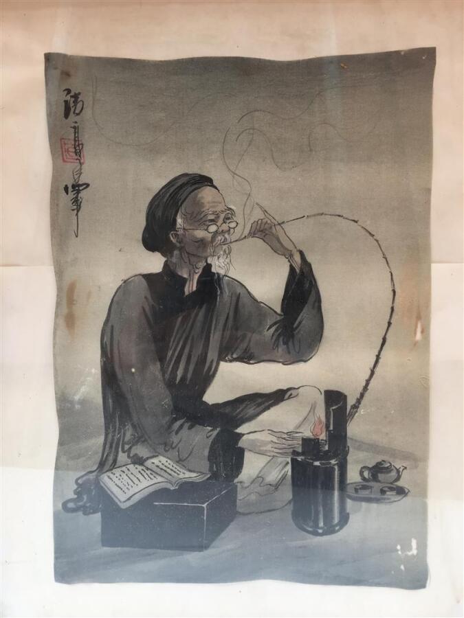 FUMEUR D'OPIUM - Peinture sur soie - Représentant un vieillard fumant l'opium.…