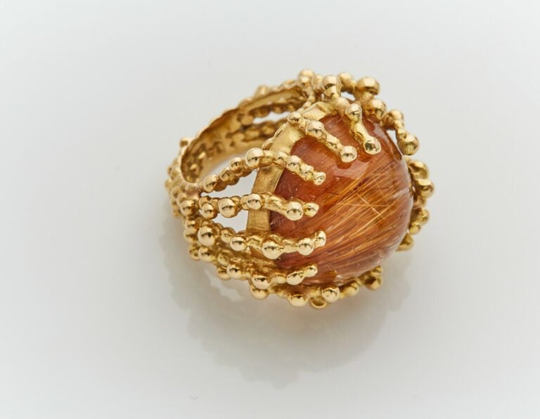 GARNAZELLE - BAGUE modèle « Boules d'Amour » en or jaune (750) ajouré, perlé, s…
