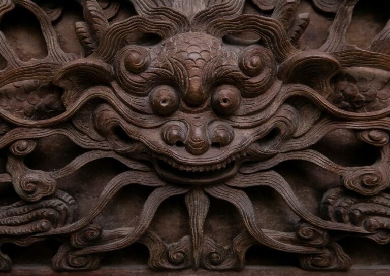 GRAND MIROIR ET SON ENCADREMENT DE BOIS INDIGENE - Vietnam / Indochine, Dynasti…