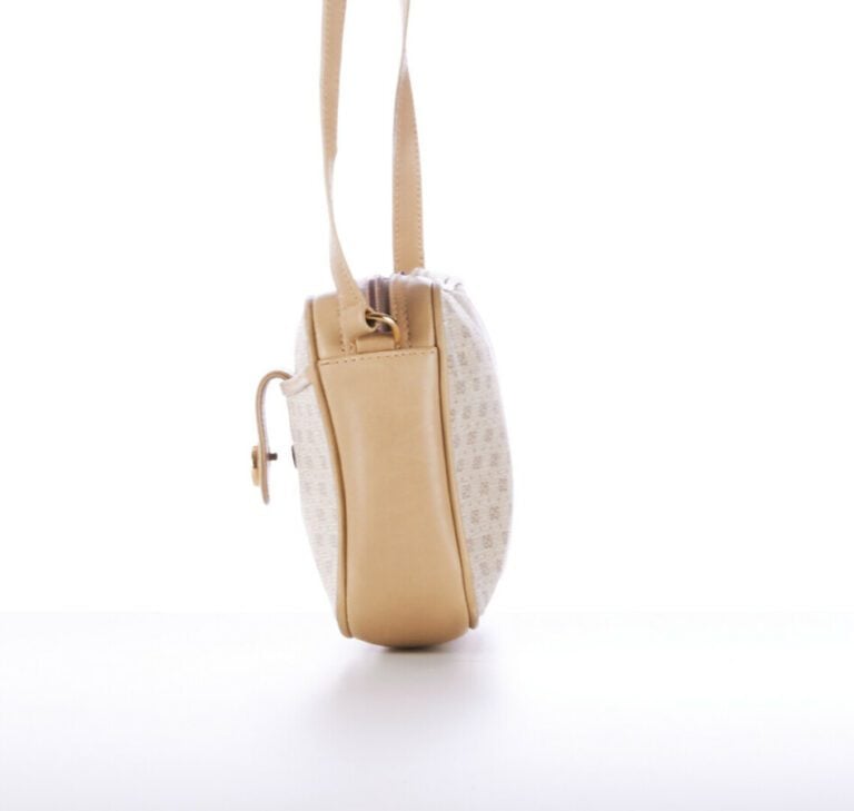 GUCCI - SAC en toile enduite siglée et cuir beige - 18 x 15 x 5 cm - (petite pa…