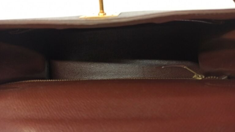 HERMÈS - 1992 - SAC "Kelly" 28 cm en veau Courchevel chocolat au lait, garnitur…