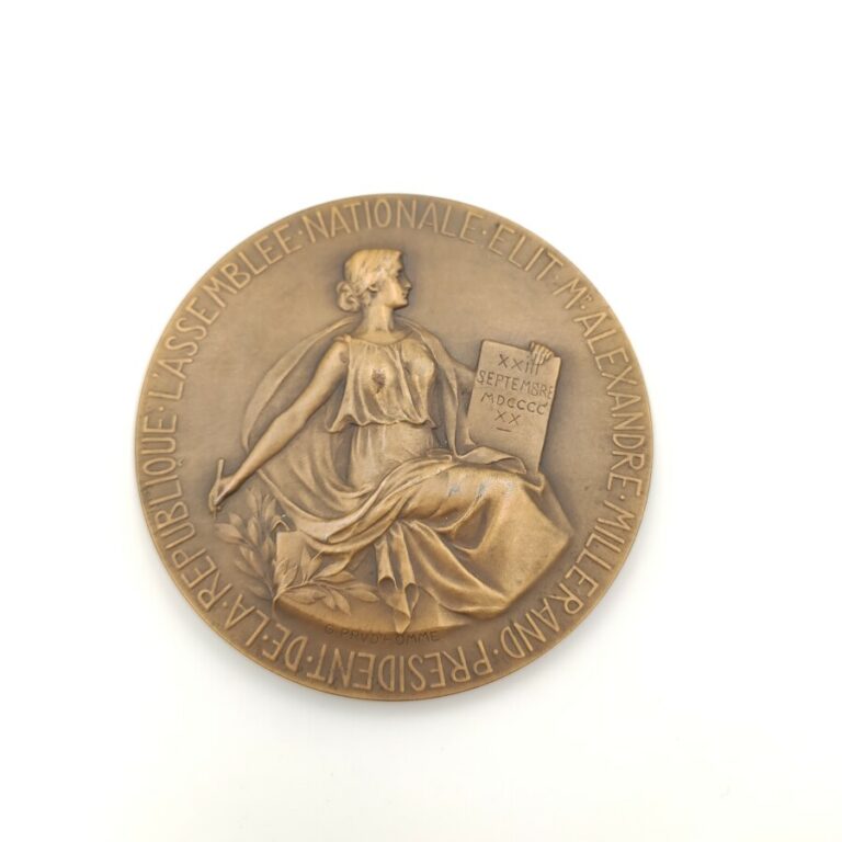 IIIe République (1870-1940). Médaille Art-Déco de l'Assemblée Nationale en bron…