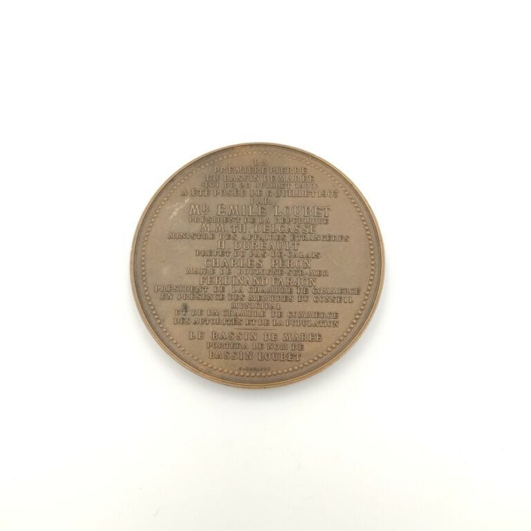 IIIe République (1870-1940). Médaille en bronze sur flan mat commémorant la pos…