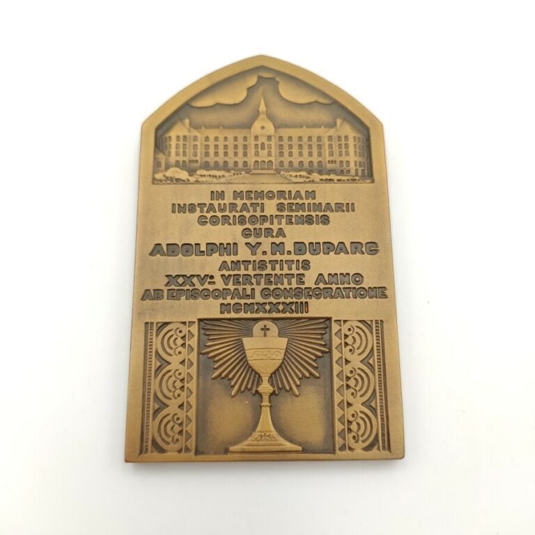 IIIe République (1870-1940). Plaquette Art-Déco en bronze par Bazin, sur flan m…