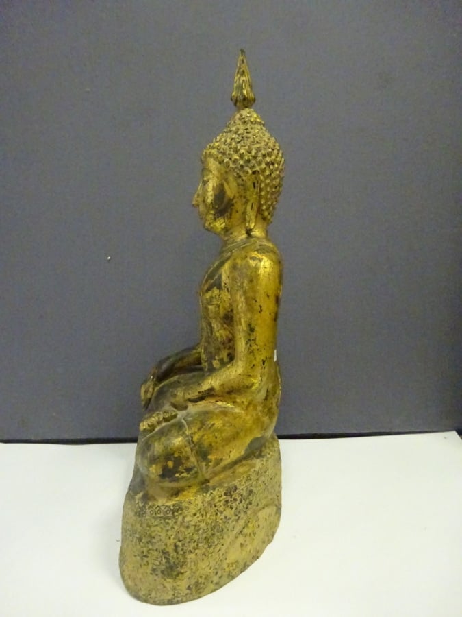 IMPORTANT BOUDDHA EN BRONZE LAQUE OR - Thailande, - Bouddha assis en padmasana…