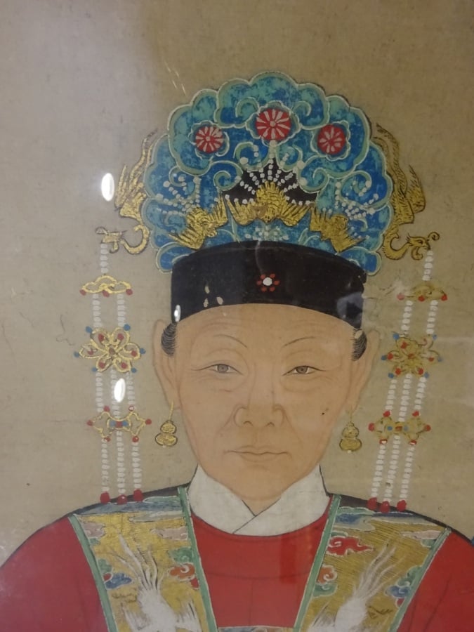 IMPORTANT PORTRAIT D'ANCETRES FEMININS SUR PLUSIEURS GENERATIONS - Chine, XXe s…