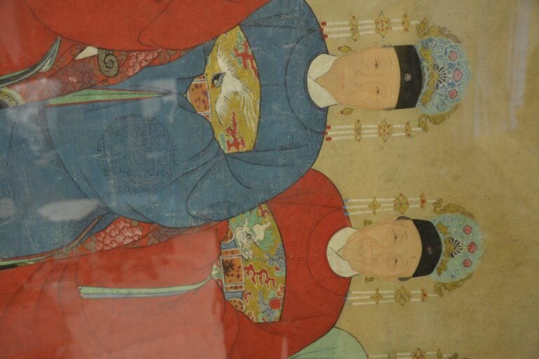 IMPORTANT PORTRAIT D'ANCETRES FEMININS SUR PLUSIEURS GENERATIONS - Chine, XXe s…