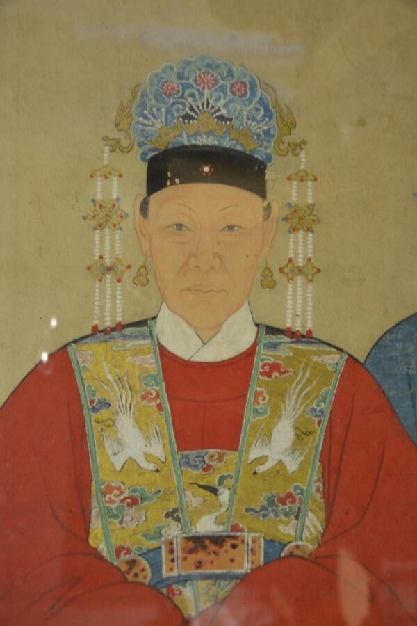 IMPORTANT PORTRAIT D'ANCETRES FEMININS SUR PLUSIEURS GENERATIONS - Chine, XXe s…