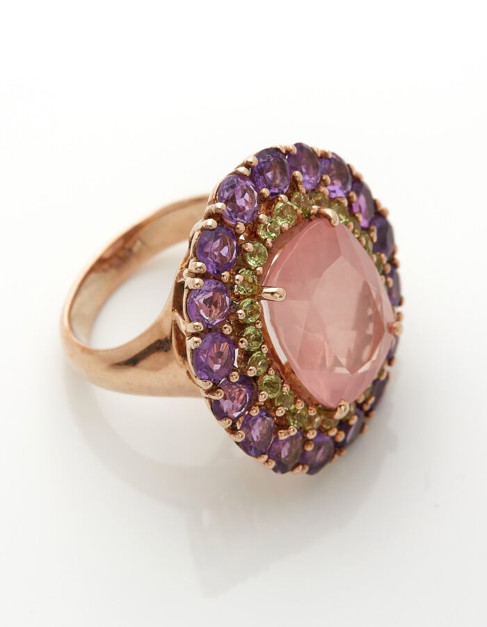Importante BAGUE ovale en vermeil rose (925) centré d'un quartz rose laiteux de…
