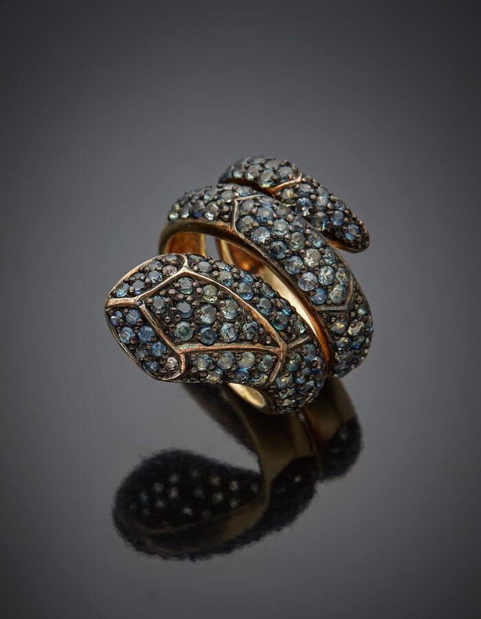 Importante BAGUE « serpent » en vermeil et argent noirci (925) ajouré, pavé de…
