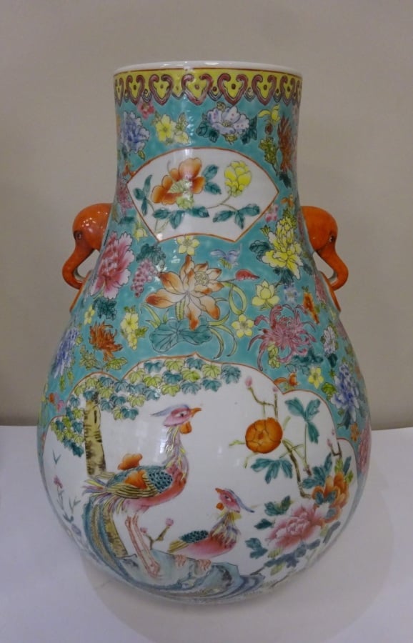 IMPORTANTE SUITE DE DEUX (2) VASES EN PORCELAINE DE FORME HU - Chine, Moderne -…