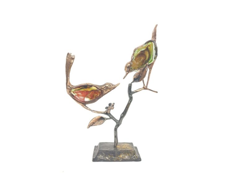 LOHE. Arbre aux oiseaux. Sculpture en bronze patiné argent et doré et verre . -…