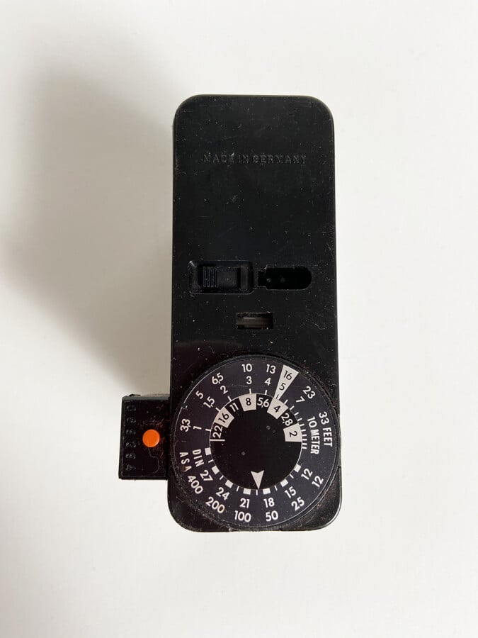 Lot comprenant : - Cellule SEKONIC - AUTO RANGE Model L-216 - Fabriqué au Japon…