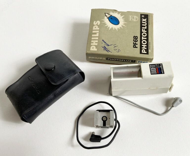Lot comprenant : - Cellule SEKONIC - AUTO RANGE Model L-216 - Fabriqué au Japon…