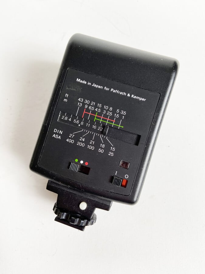 Lot comprenant : - Cellule SEKONIC - AUTO RANGE Model L-216 - Fabriqué au Japon…