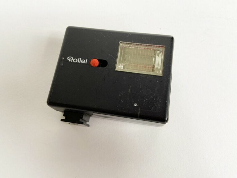 Lot comprenant : - Cellule SEKONIC - AUTO RANGE Model L-216 - Fabriqué au Japon…
