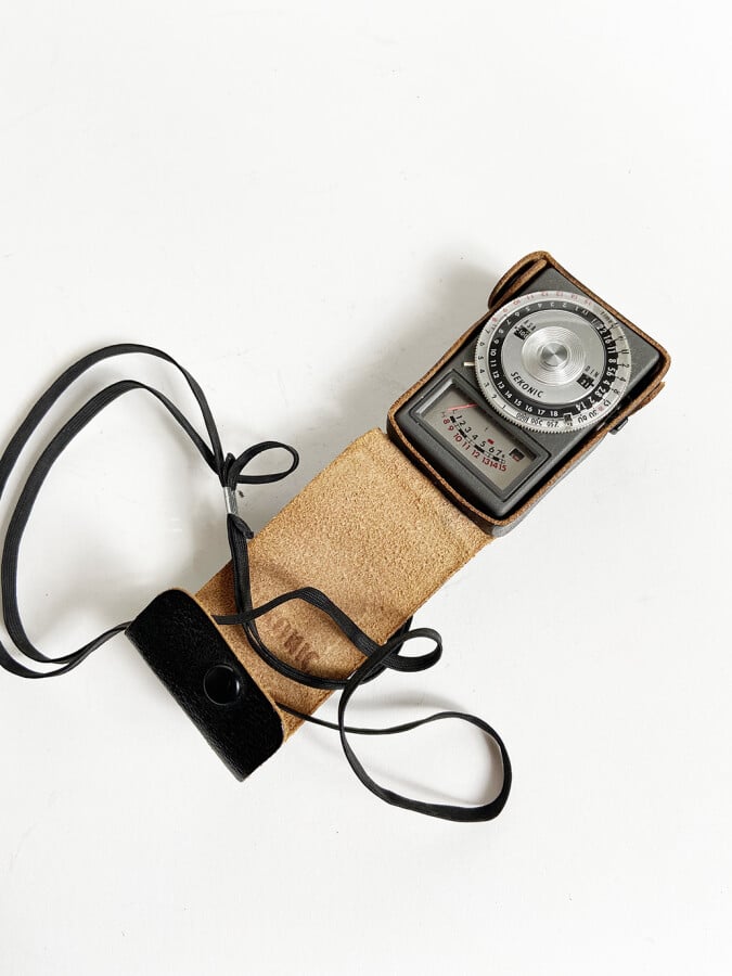 Lot comprenant : - Cellule SEKONIC - AUTO RANGE Model L-216 - Fabriqué au Japon…